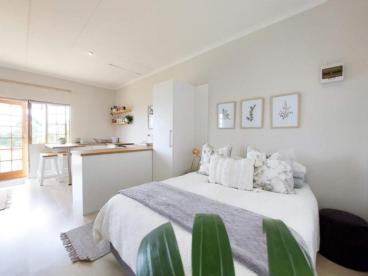 Upmarket Off Grid Cottage On Organic Farm In Secure Estate 霍维克 外观 照片